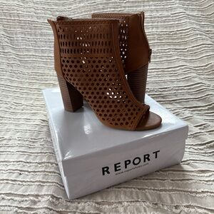 Report Open toed Booties